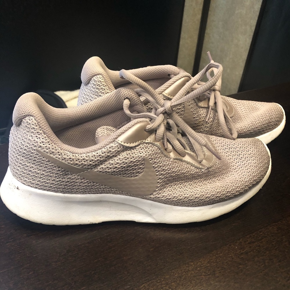 Nike Women’s Tanjun Sneaker